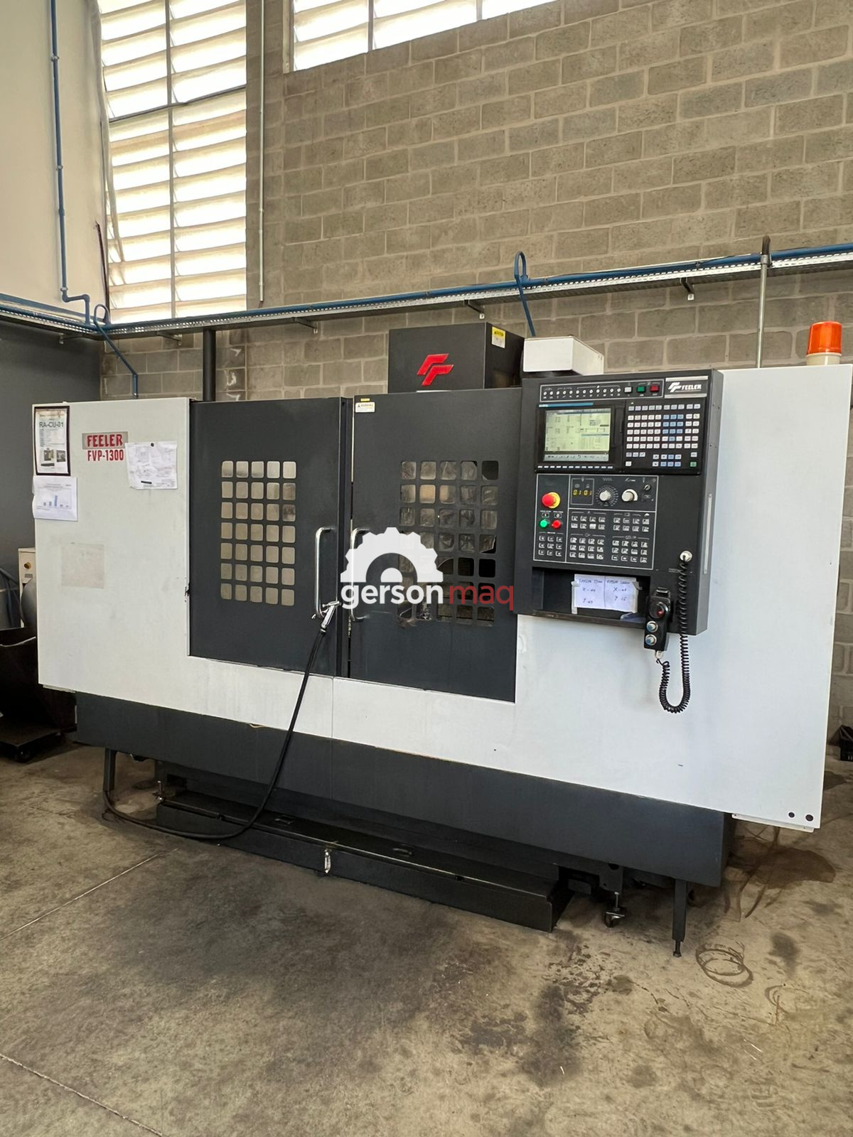 CENTRO DE USINAGEM FEELER FVP1300 ANO 2011